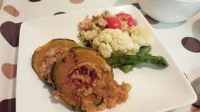 すくなかぼちゃの肉詰めハンバーグ風